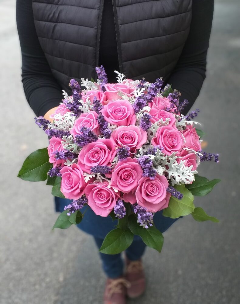 Pink rózsás csokor levendulával