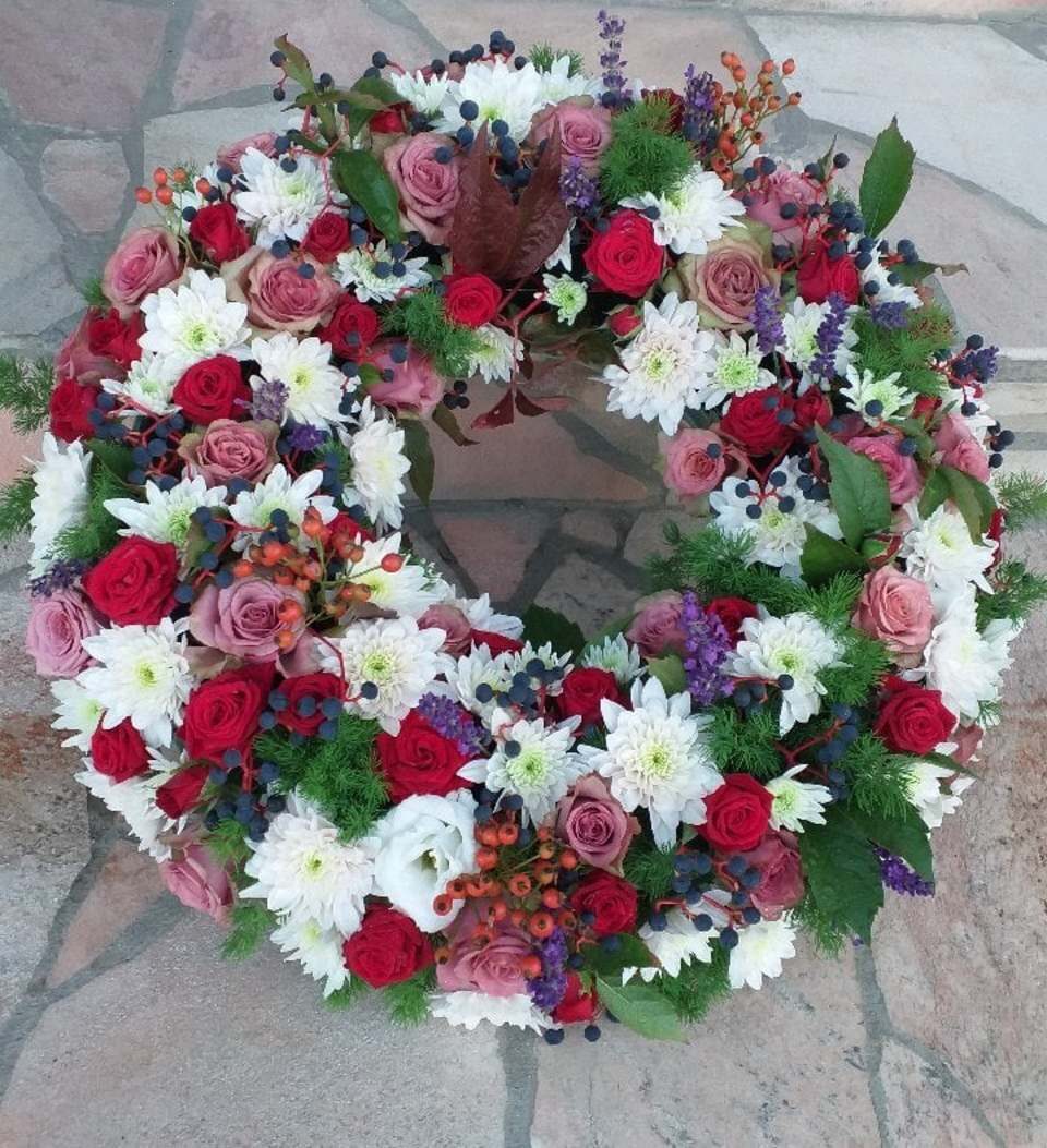 42 cm átmérőjű, fekvő, tűzöttkoszorú