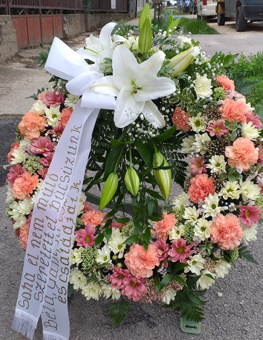 55 cm átmérőjű, álló, görög koszorú