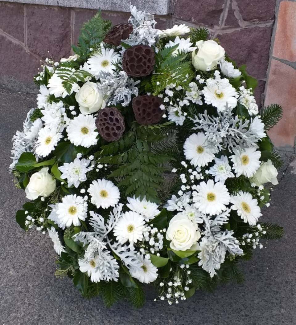 60 cm átmérőjű, álló, görög koszorú