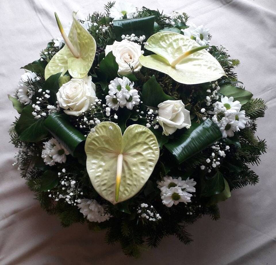60 cm átmérőjű, fekvő koszorú, Anthuriummal