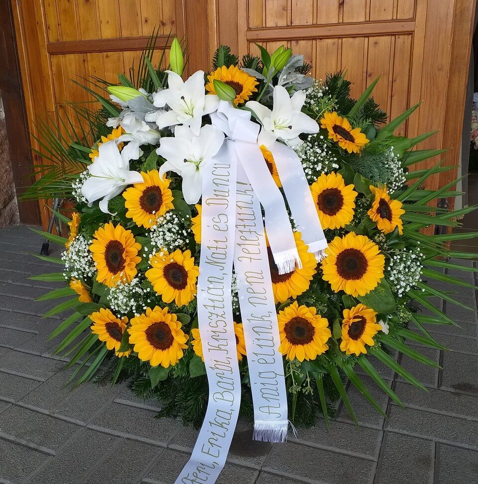 80 cm, álló koszorú, napraforgóval díszítve